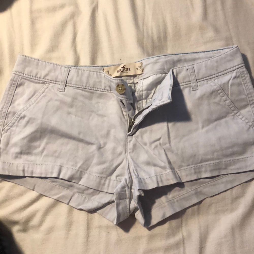 Khaki Hollister shorts